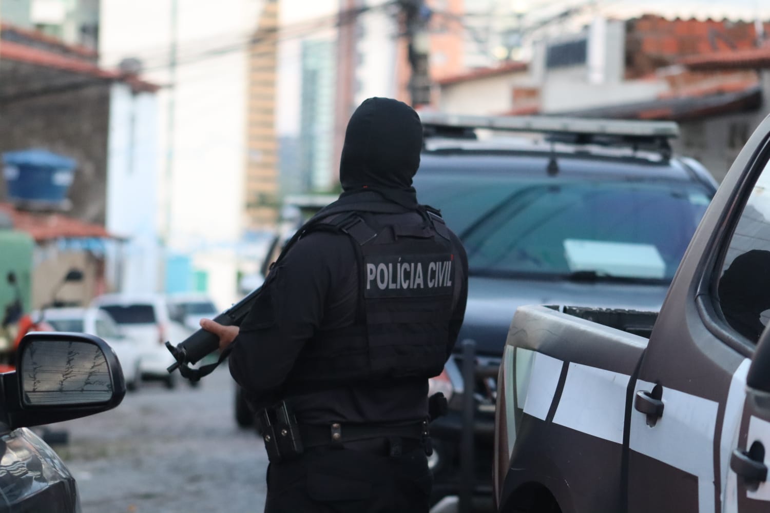 Mulher escapa de cárcere privado e é resgatada por vizinho em Caicó