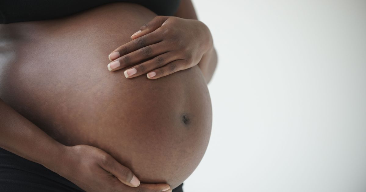 Mulheres negras têm quase o dobro de risco de morte materna no Brasil