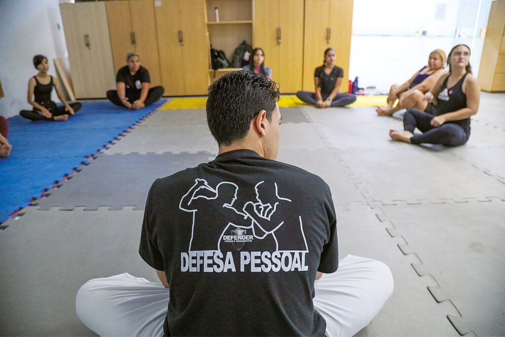 Uern oferece curso gratuito de defesa pessoal para mulheres em Natal