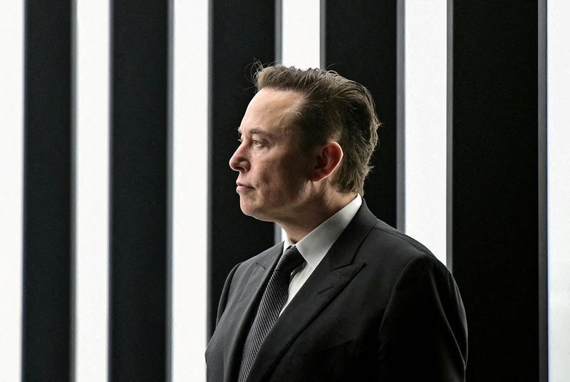 Elon Musk à beira de se tornar o primeiro trilionário do mundo; entenda o valor de US$ 1 trilhão