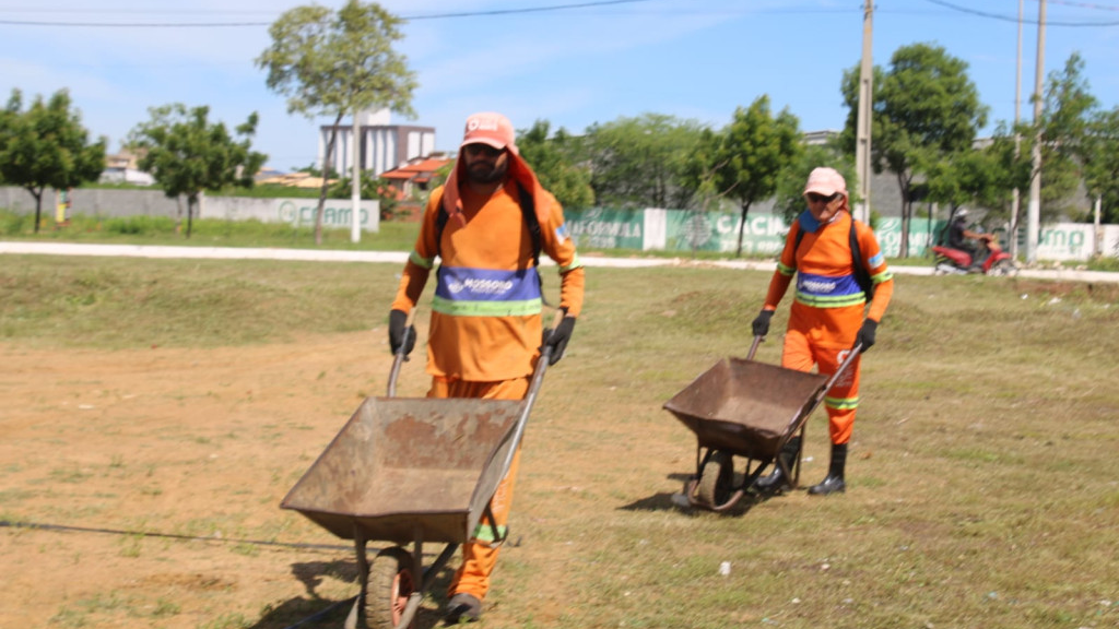 Prefeitura de Mossoró intensifica limpeza no Santo Antônio