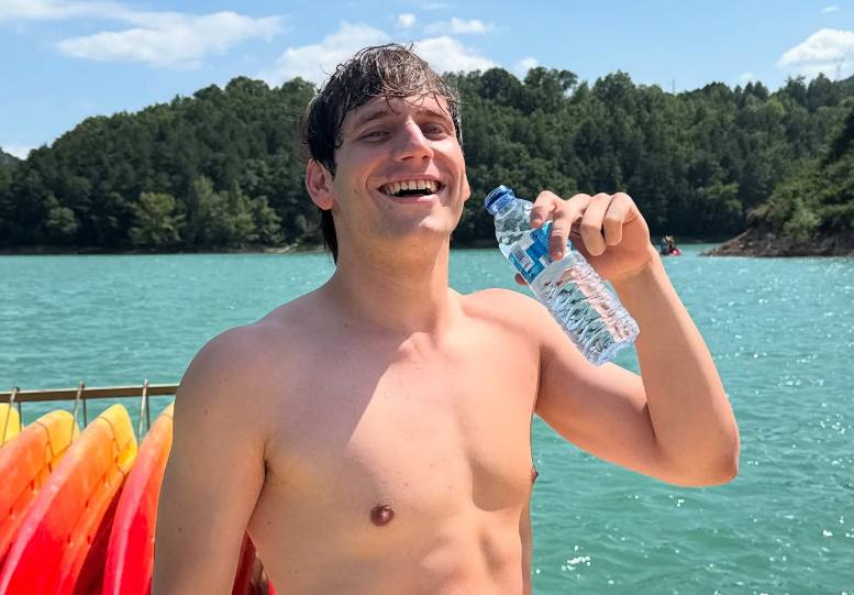 Pai de youtuber morto em queda de helicóptero no RJ contesta versão de acidente