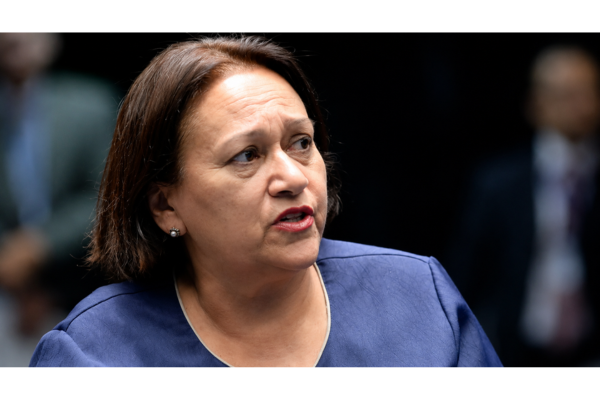 Fátima Bezerra defende Cadu Xavier e critica adversário sem citar nome