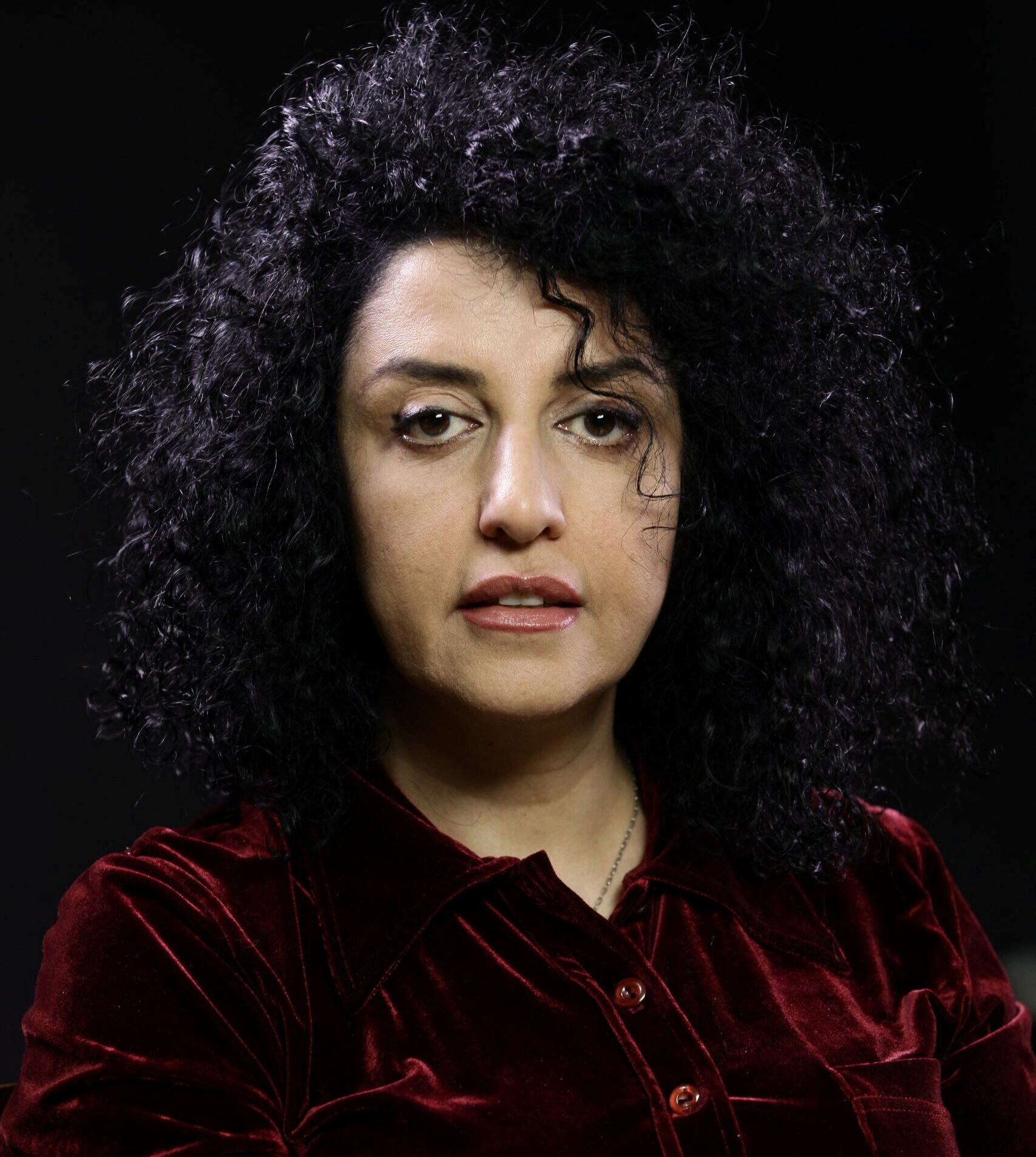 Equipe alerta: vida de Narges Mohammadi corre perigo no Irã