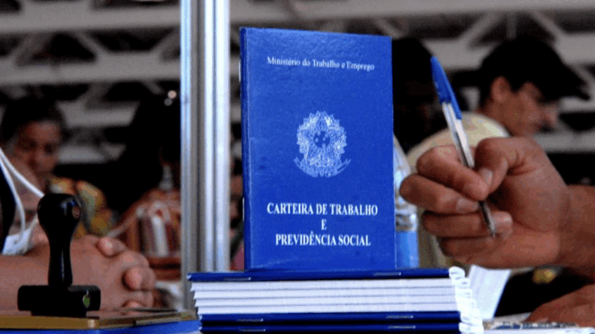 Brancos detêm 3 vezes mais riqueza que pretos em mesmas profissões, revela Receita Federal