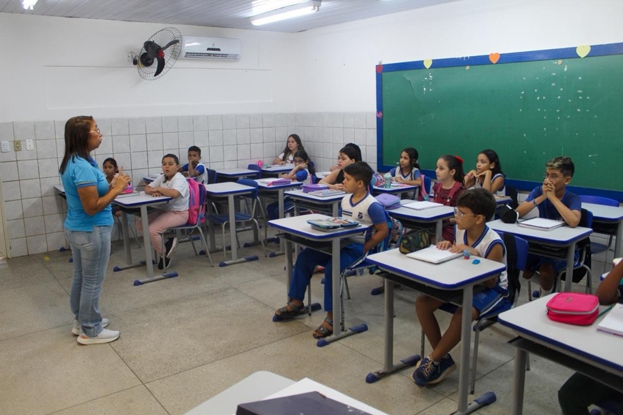 Natal seleciona 1.000 educadores sociais para apoio a alunos com deficiência e TEA
