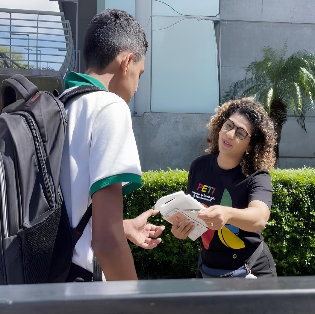 Blitz educativa combate trabalho infantil em Natal