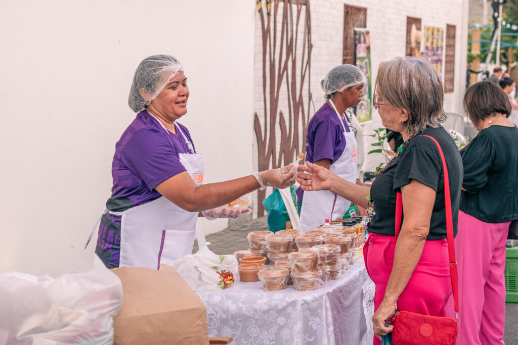 Feira Feminista da Economia Solidária reúne mulheres em Natal