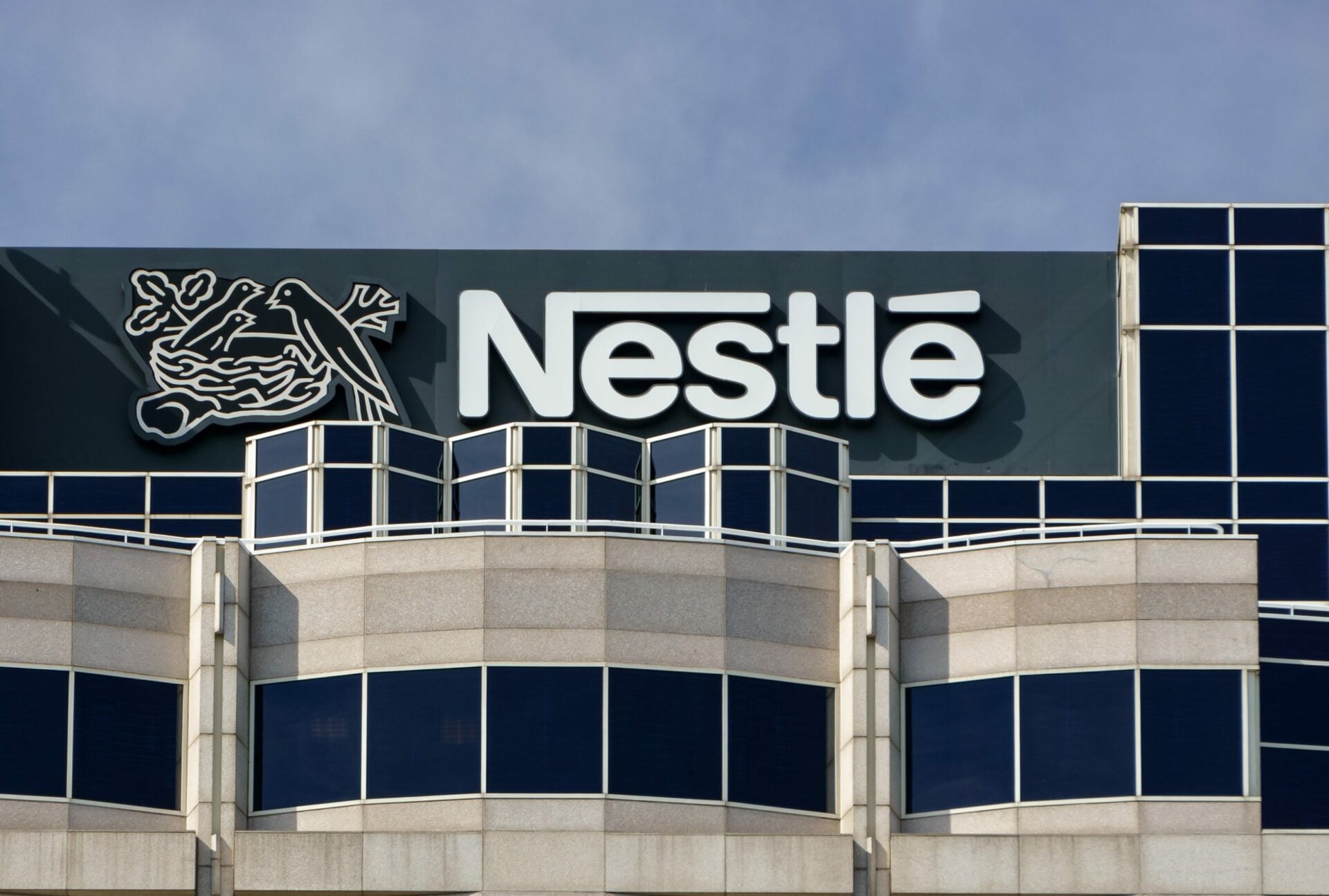 Nestlé encerra operações na Europa em meio a corte global de 16 mil vagas