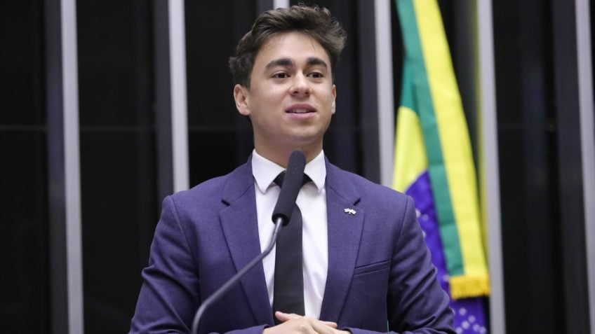 Nikolas Ferreira afirma que decisão de Alexandre de Moraes favorece Flávio