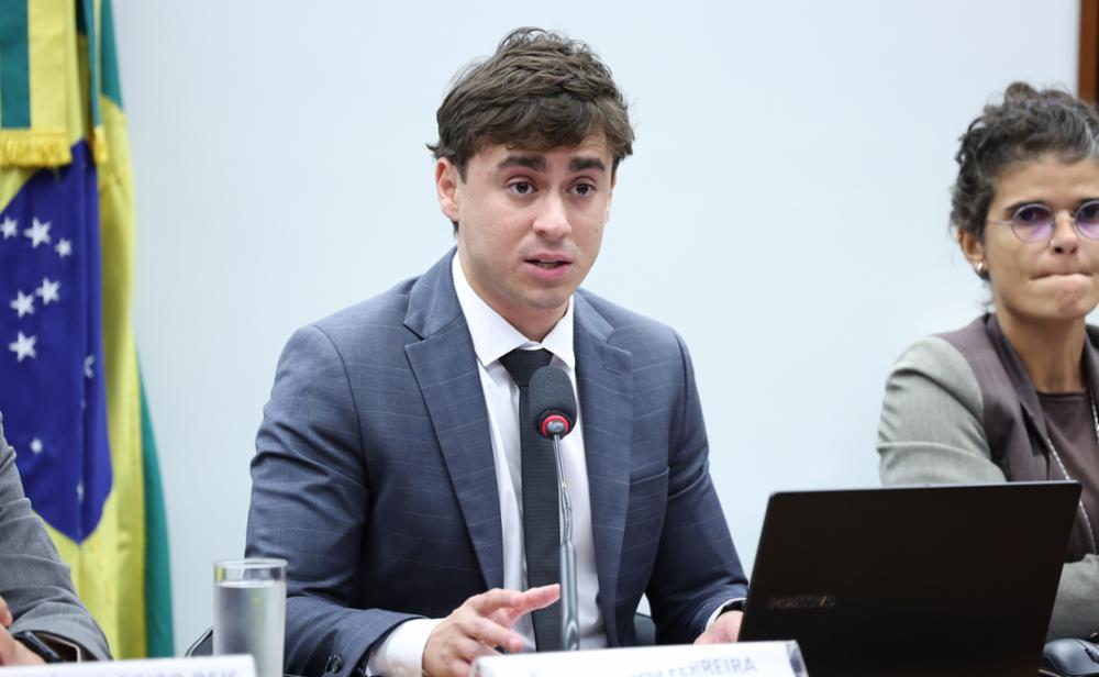 Nikolas Ferreira chama professores de “desconhecidos” e defende homeschooling