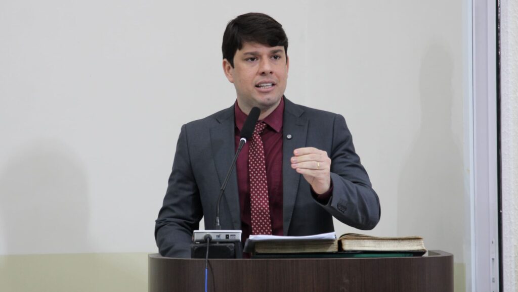 Vereador critica R$ 7 milhões para Festa do Sabugo em Parnamirim enquanto UPAs sofrem