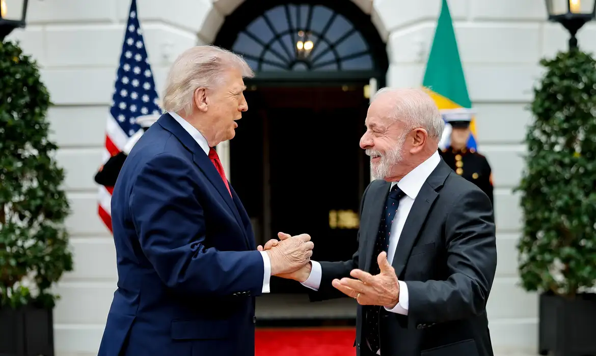 Lula confronta Trump sobre soberania e tarifas: "Ninguém respeita lambe-botas"