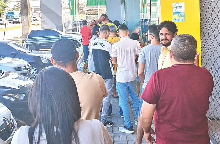 Motoristas de app em Natal buscam financiamento para carros elétricos pelo programa federal Move Brasil