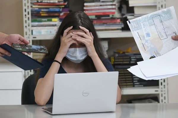 NR 01 passa a exigir gestão da saúde mental no ambiente de trabalho; "adoecimento não é questão individual", diz psicóloga