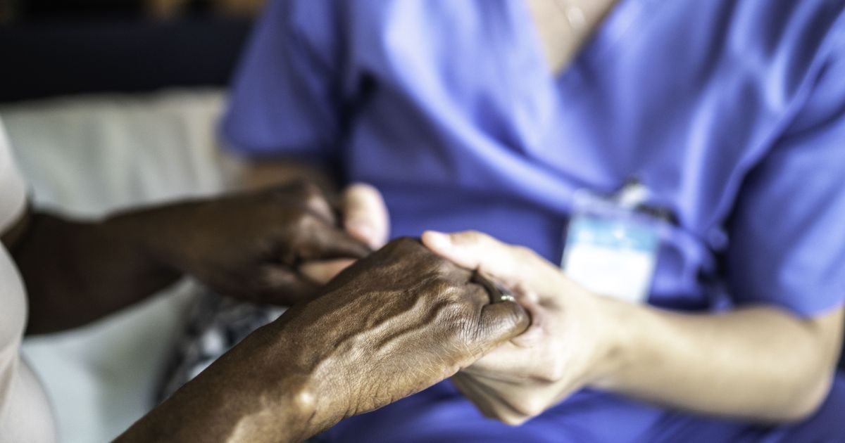 Número de médicos geriatras cresce quase 380% em 14 anos no Brasil