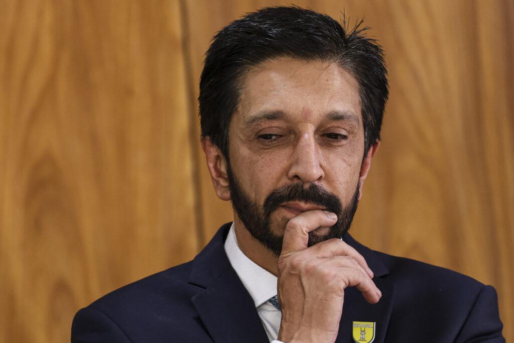 Prefeito Ricardo Nunes reage a críticas sobre soberania após EUA classificar PCC e CV como terroristas