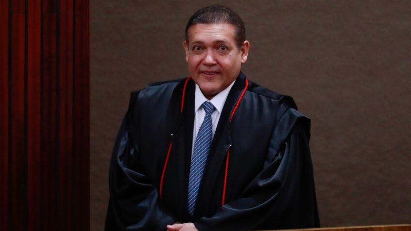 Nunes Marques propõe dupla checagem de urnas para 2026