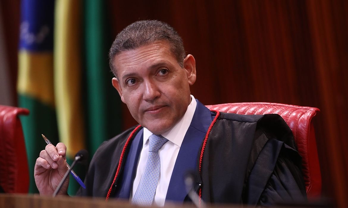 Nunes Marques assume TSE e comandará eleições de outubro