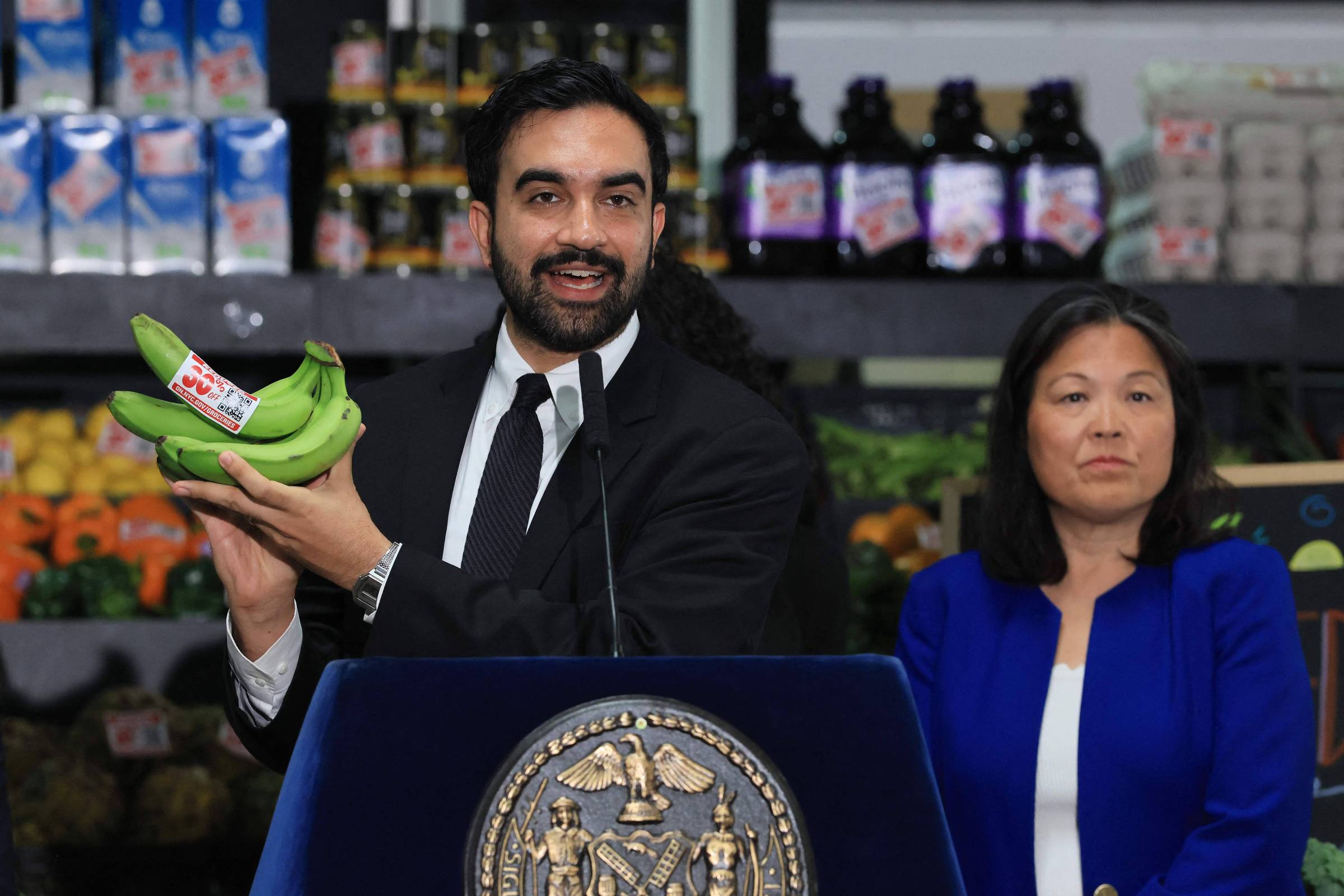 Prefeitura de Nova York lança supermercados públicos para reduzir custo da alimentação