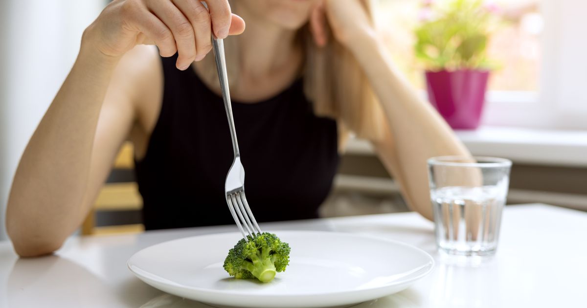 Entenda a linha tênue entre dieta restritiva e transtorno alimentar