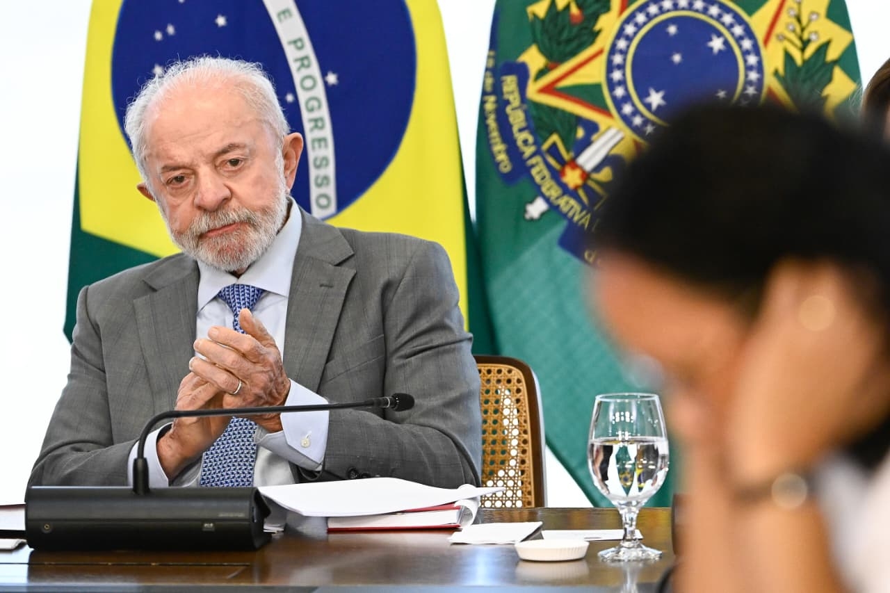 Lula promete grupo de trabalho e acena a prefeitos em reunião no Palácio do Planalto
