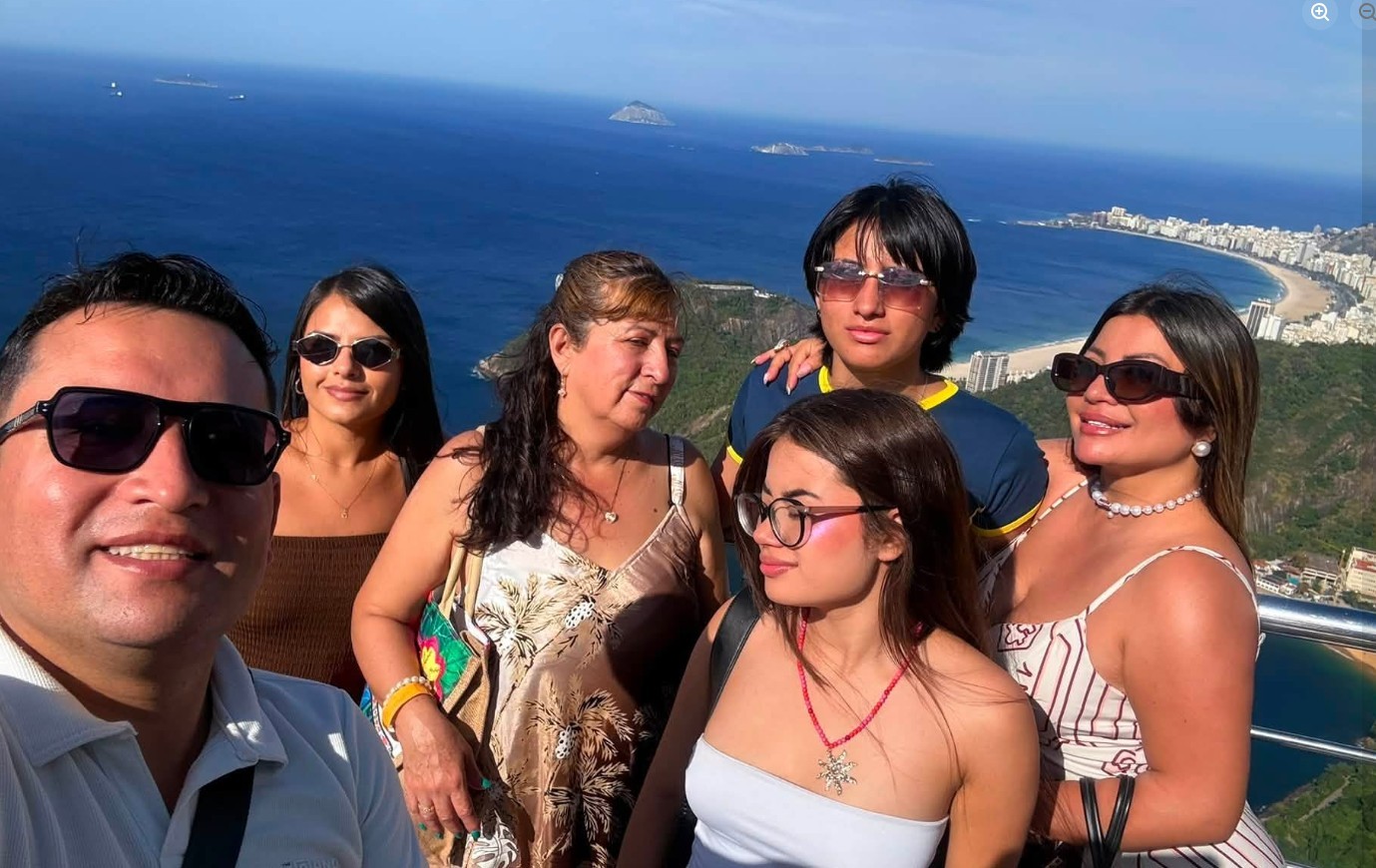 Tragédia aérea no Rio: parente se despede de três gerações da família