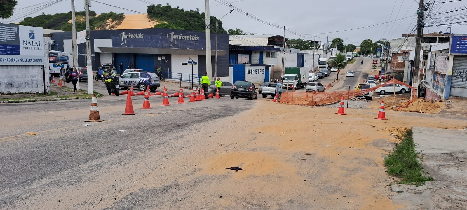 Obras de drenagem em Natal forçam desvio de trânsito e ônibus na Zona Oeste