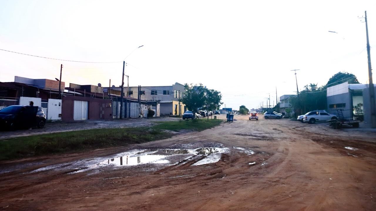Nilda Cruz inicia pavimentação histórica na Cophab de Parnamirim