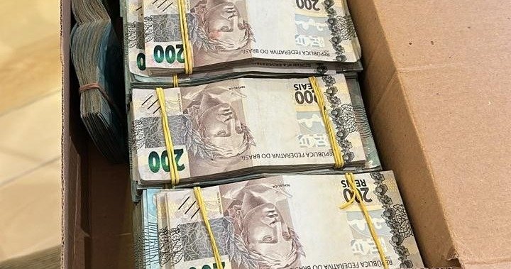 PF encontra R$ 500 mil em dinheiro vivo com policial no Rio