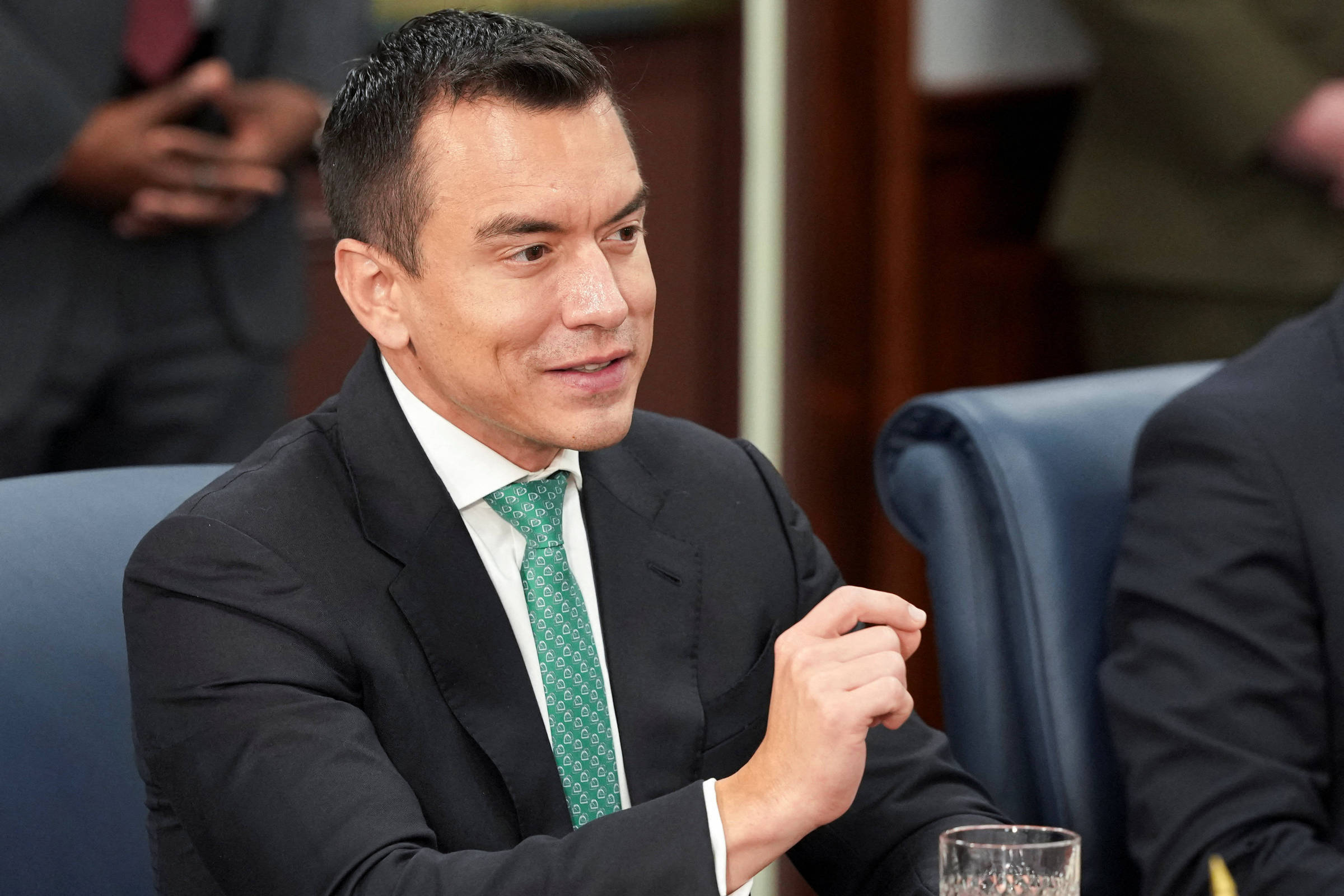 Equador transforma emergência em forma de governo sob Daniel Noboa, opina Sylvia Colombo