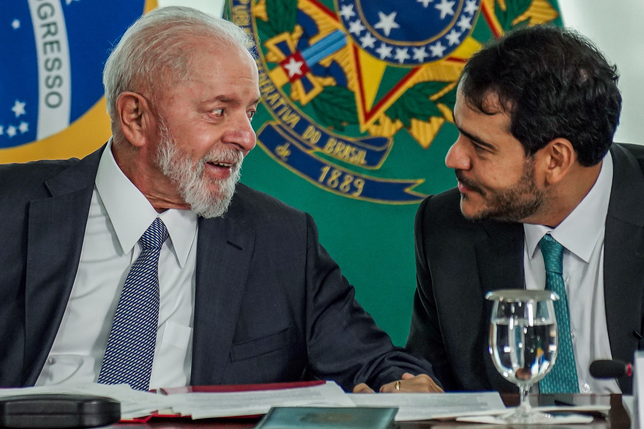 Lula enfrenta racha na base por Messias e vetos no Congresso