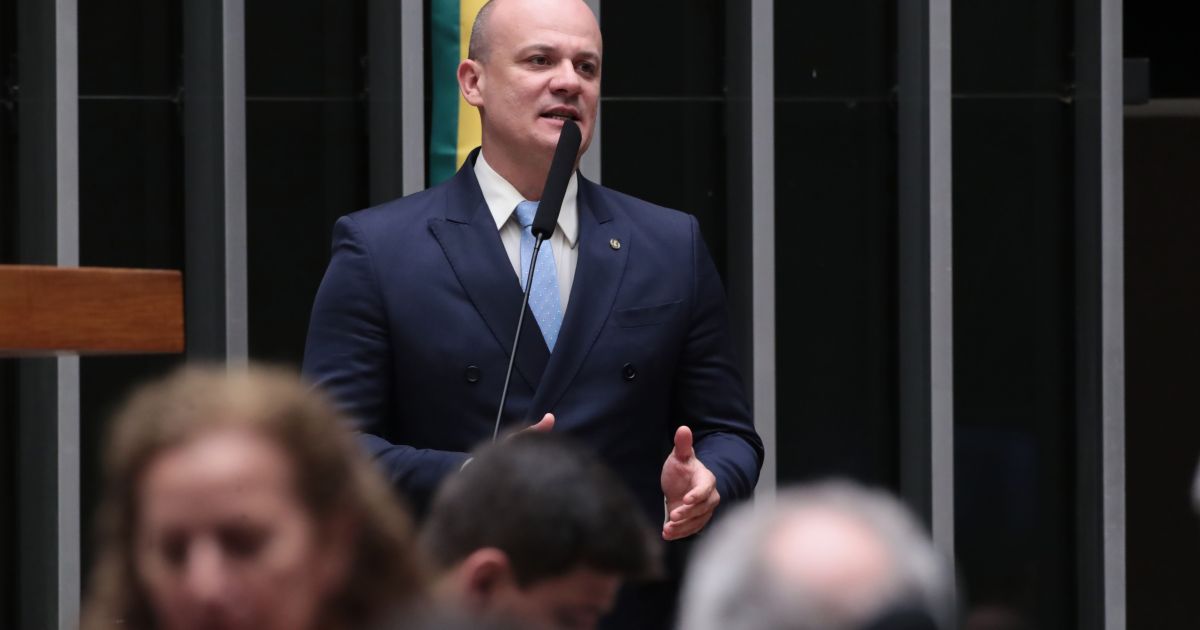 Oposição contesta decretos de Lula sobre regulação de Big Techs com 24 Projetos de Decreto de Lei