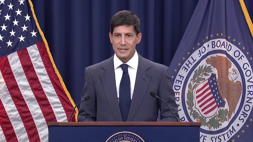 Presidente do Fed, Kevin Warsh, critica orientação futura e promete mudanças