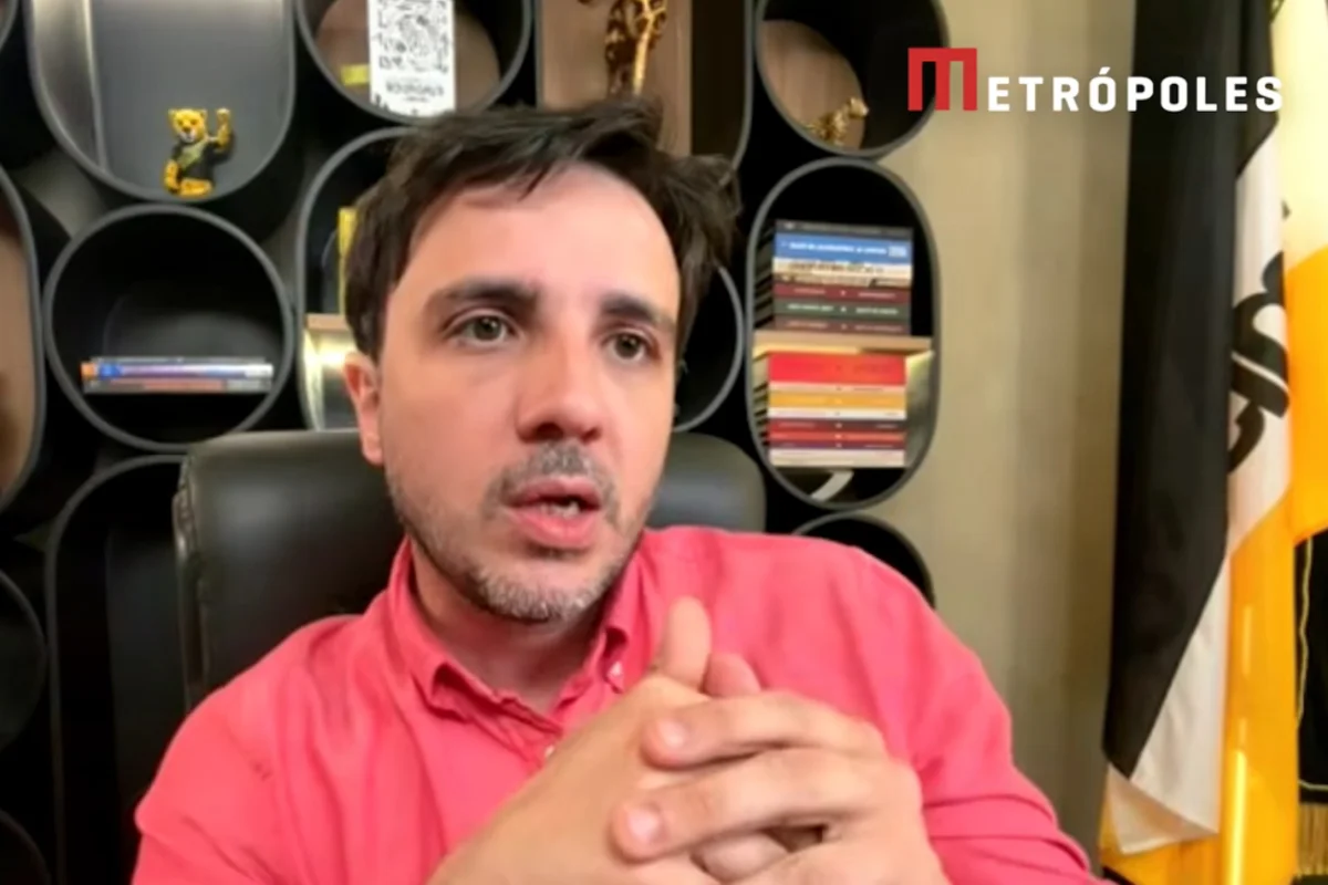 Crescimento de rejeição a Lula e Flávio Bolsonaro impulsiona planos de Renan Santos