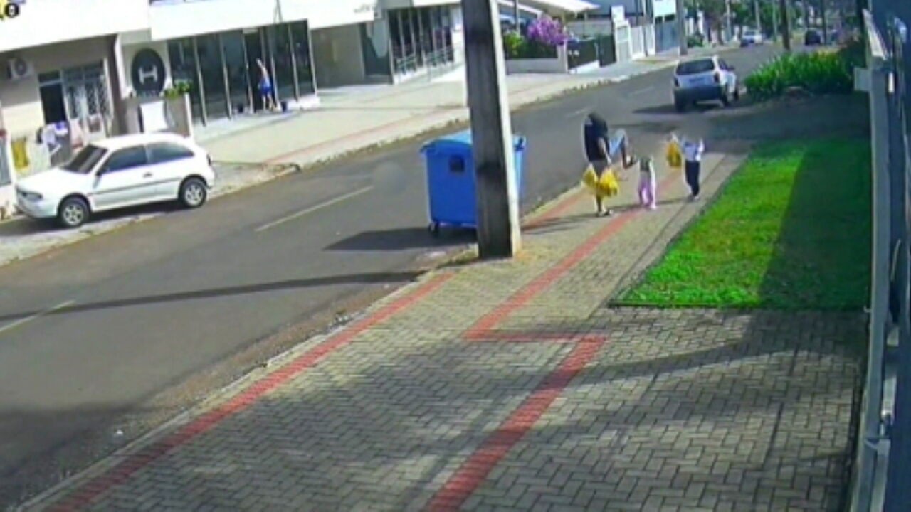 Pai é preso após agredir filha de 3 anos em Francisco Beltrão