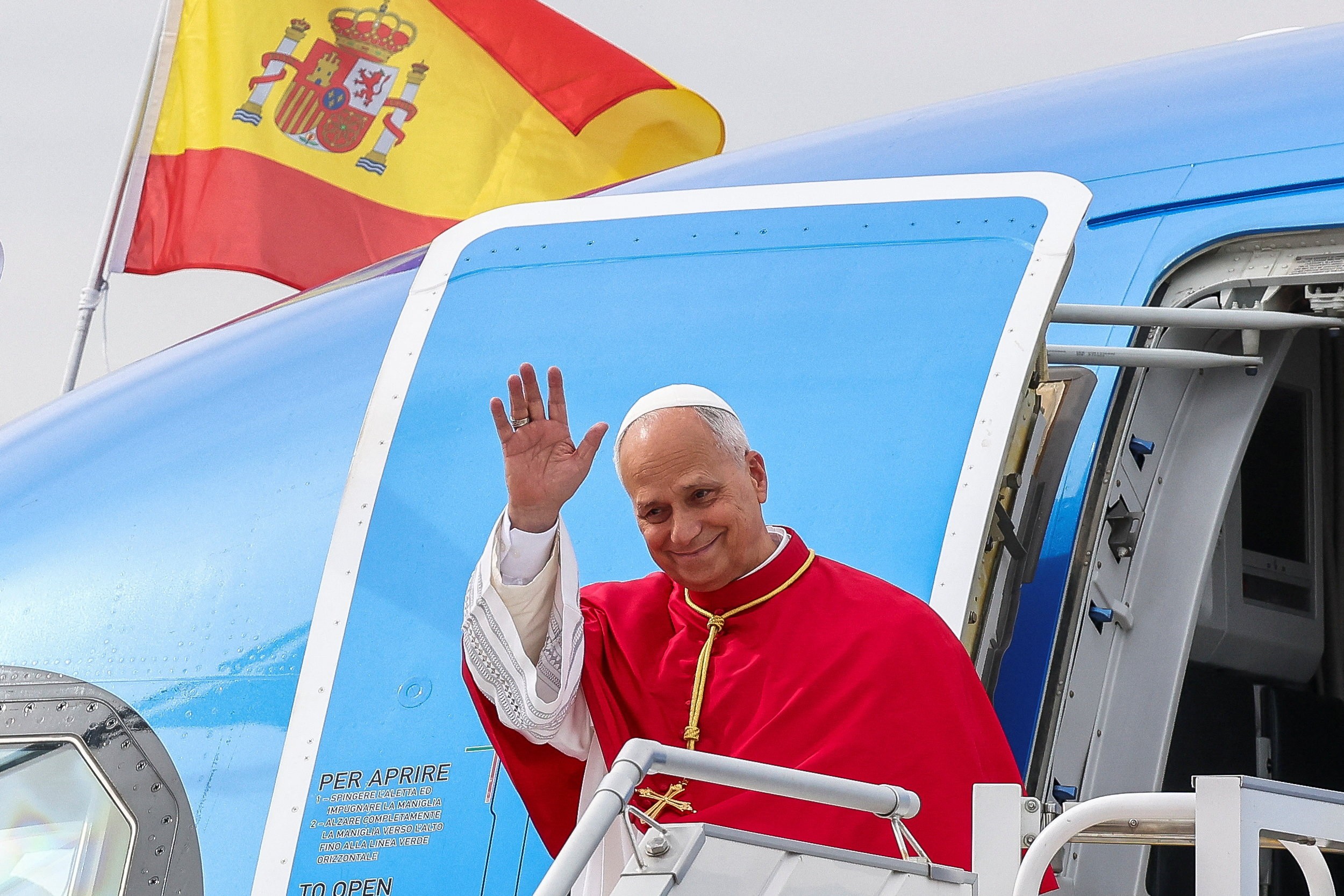 Papa Leão XIV pede fim de 'narrativas divisivas' e revela preferência pelo Real Madrid