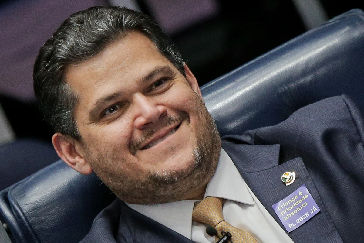 Lideranças do PT veem Davi Alcolumbre arriscando aprovação da PEC 6x1