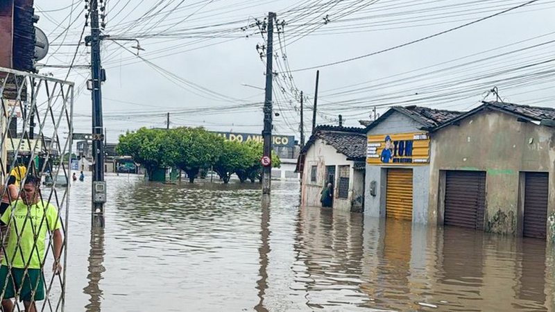 Lucas Ribeiro decreta calamidade na Paraíba por chuvas
