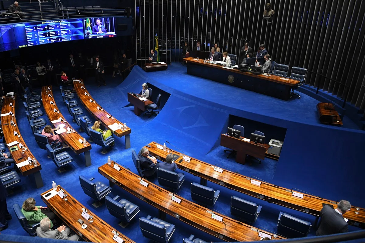 Senado Federal vota PEC que concede aposentadoria diferenciada a agentes de saúde com impacto de R$ 27 bilhões