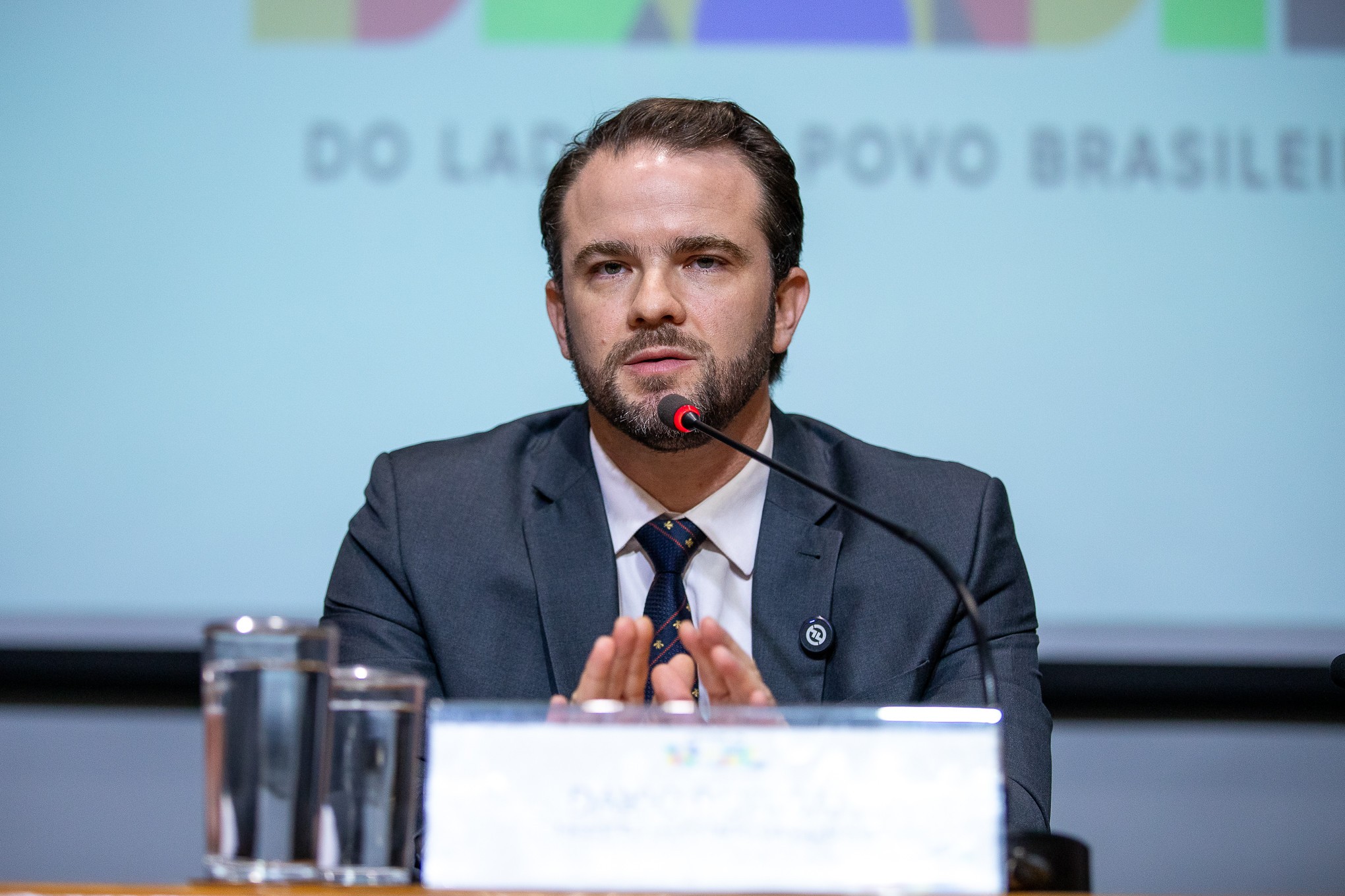 Davi Alcolumbre e Dario Durigan debatem R$ 270 bilhões em projetos com impacto fiscal no Senado