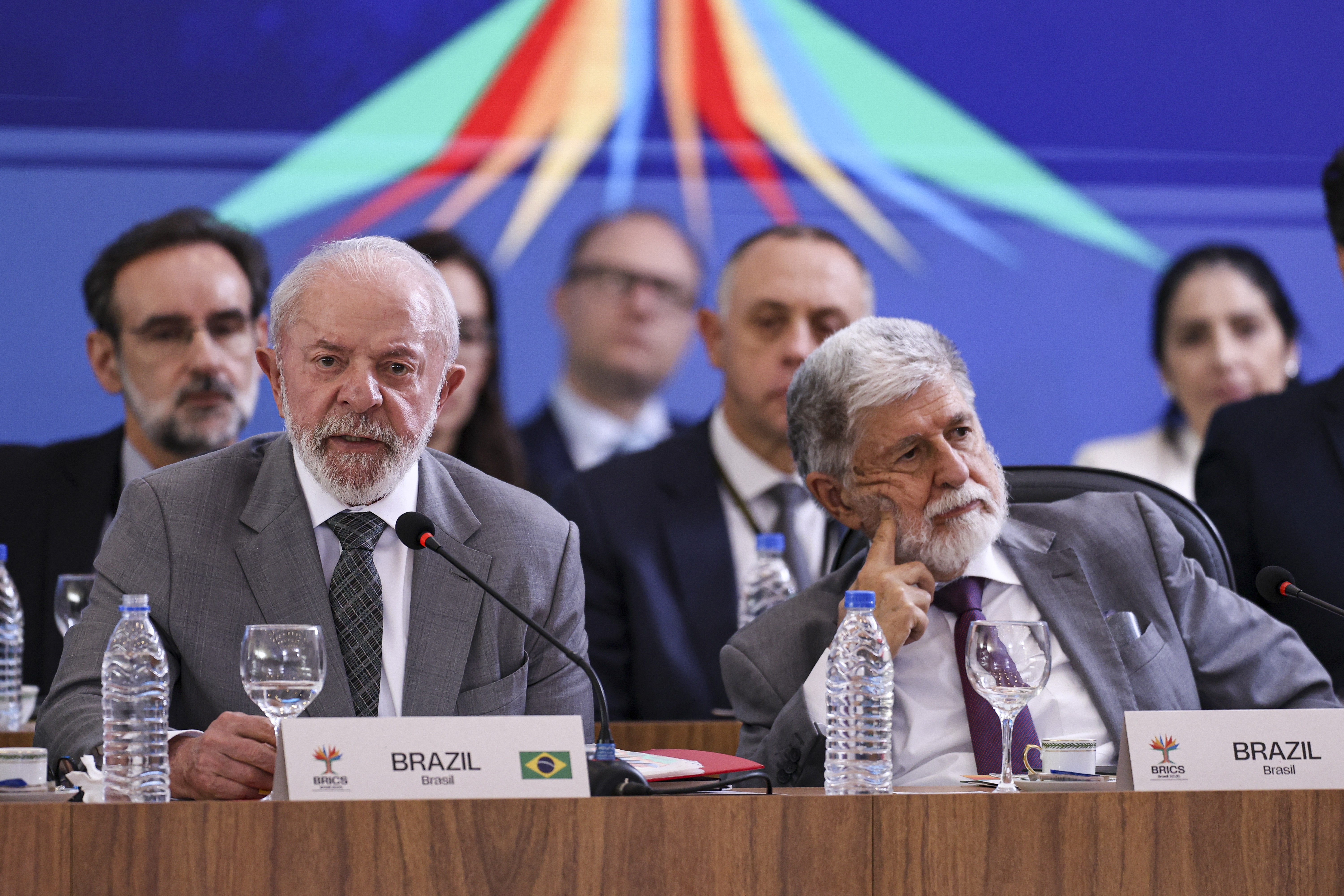 Celso Amorim critica classificação de PCC e CV como terroristas pelos EUA