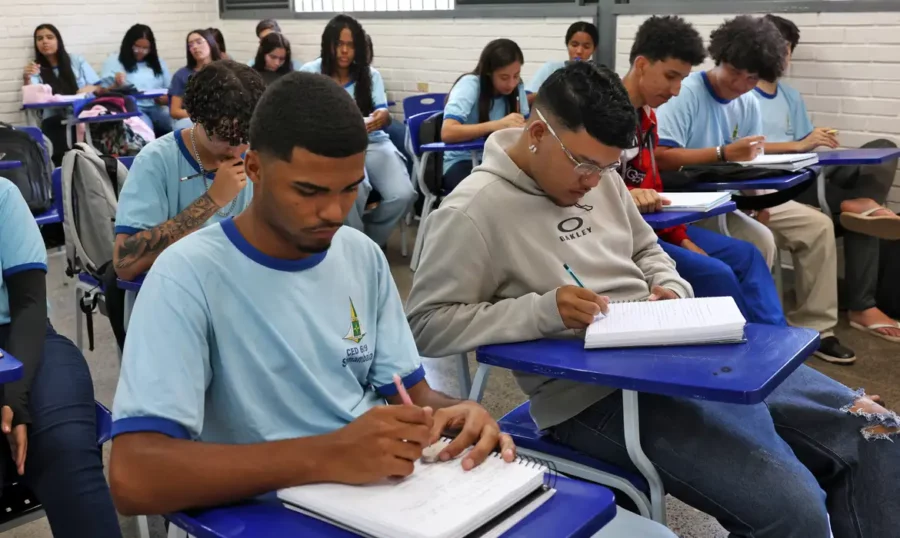 Pé-de-Meia libera parcela para estudantes nascidos em setembro e outubro