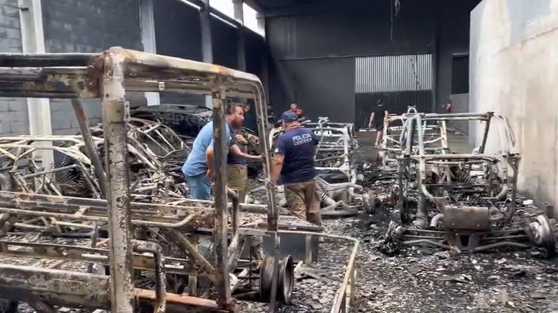 Polícia Científica investiga incêndio que destruiu 8 UTVs em Parnamirim