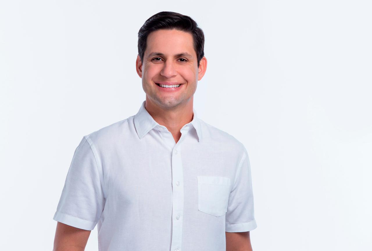 Rafael Motta se aproxima da liderança em pesquisa para o Senado no RN