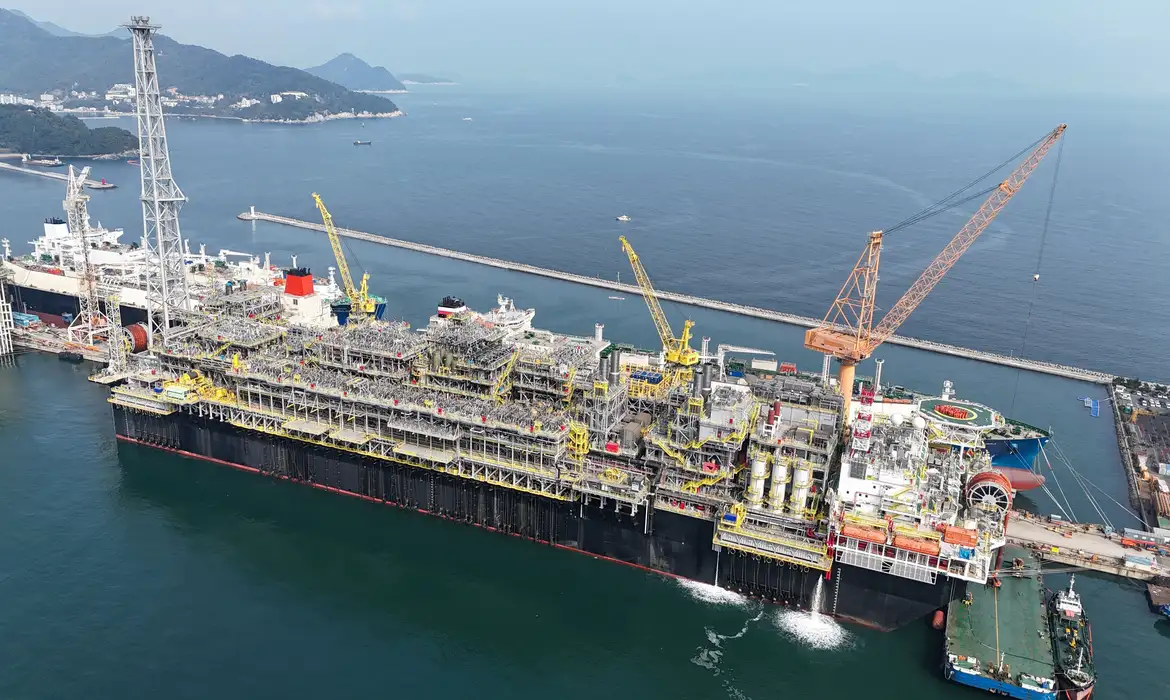 Petrobras acelera produção com nova plataforma P-79 em Búzios