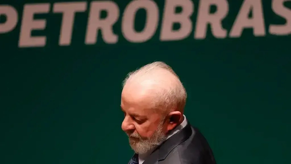 Lula: Petrobras deve priorizar o Brasil, não apenas seus interesses