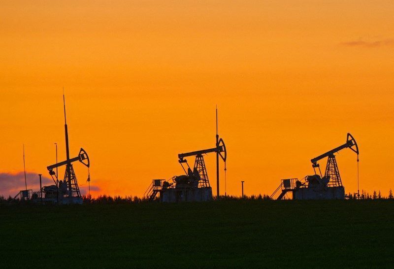 Petróleo sobe a US$ 80 após AIE apontar salto na demanda previsto para 2027