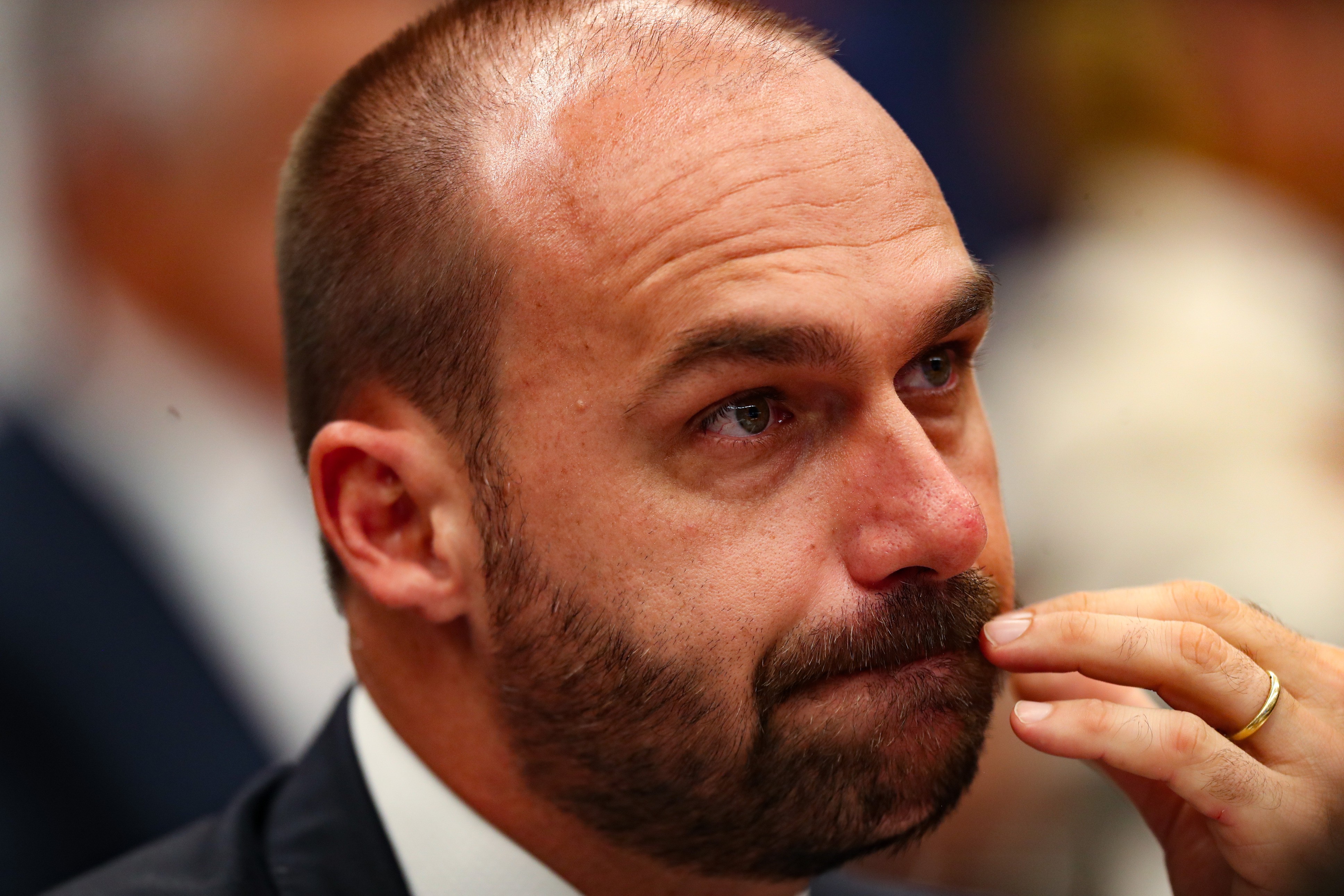 PF investiga verbas de banqueiro para Eduardo Bolsonaro