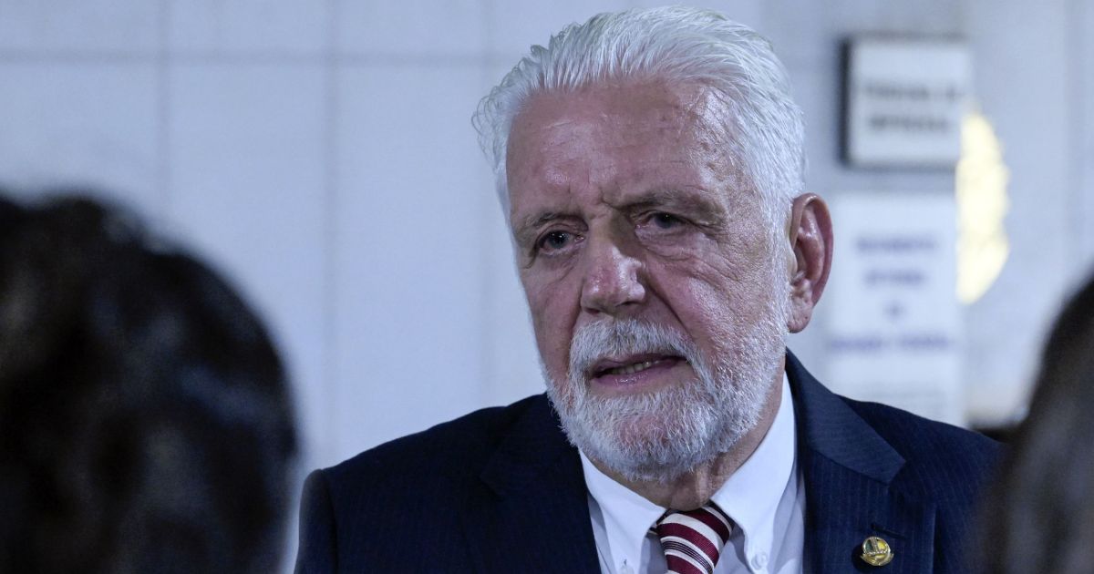 Investigação da PF revela elos entre Jaques Wagner e Banco Master